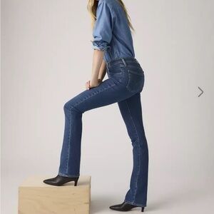LEVI’S 725 High Rise Bootcut Classic Blue Women's Jeans 27